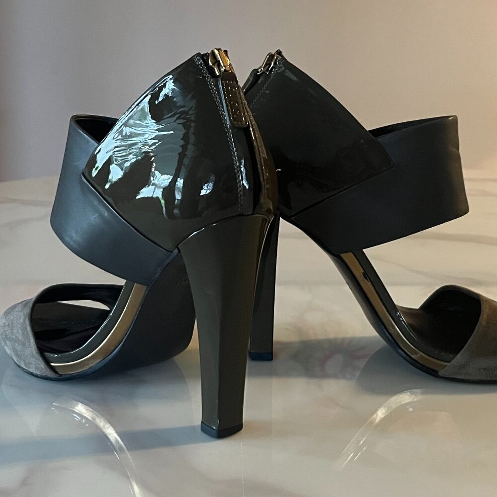Gucci Black and Gray Patent Leather High Heel Sandals - Picture 6 of 8